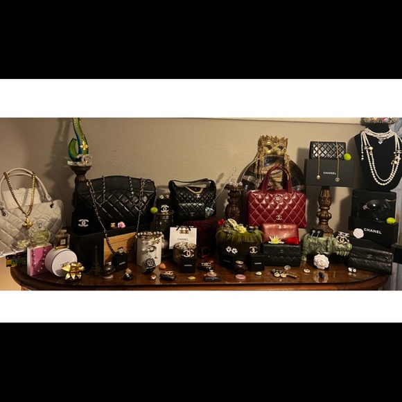 🌹 💯% CHANEL ~ SATCHEL🌹Wallet SOLD SEPARATELY - Picture 15 of 16